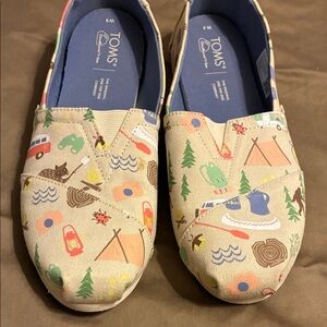 TOMS Women’s Happy Camper Print Slip-On Shoes - Cream and Multicolor